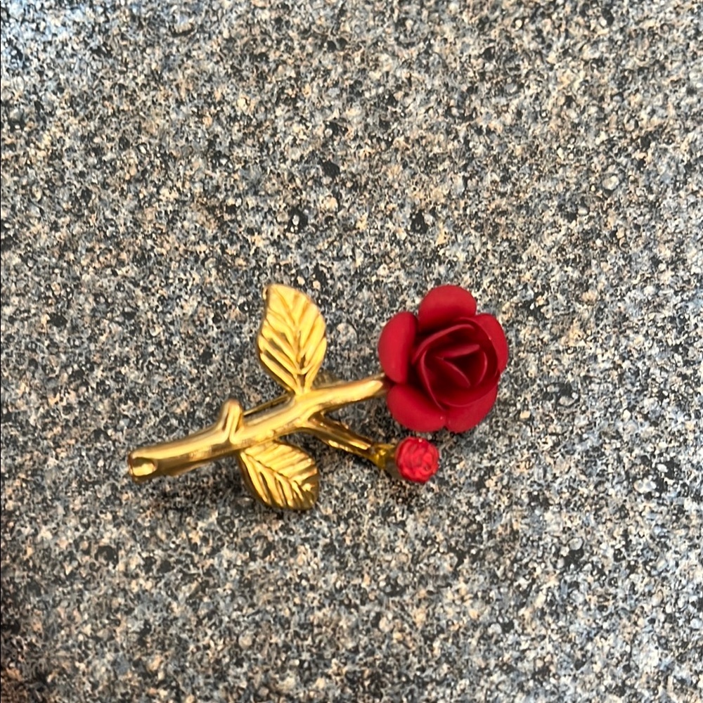 Elegant Red and Gold Brooch with Floral Motif